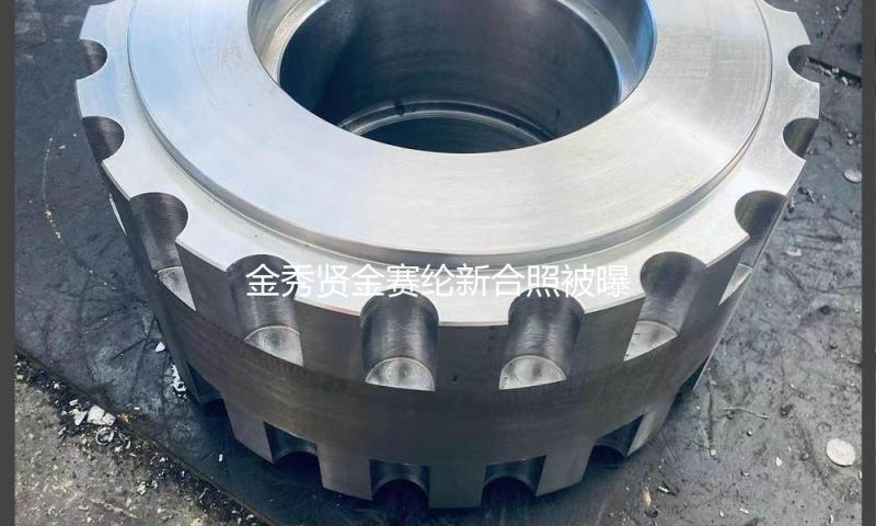 金秀贤金赛纶新合照被曝光 二人贴脸自拍笑脸甜美
