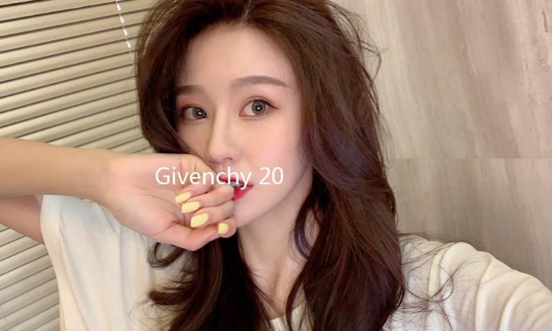 Givenchy 2025早春休假系列